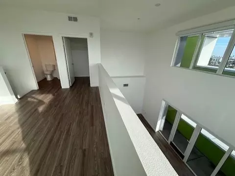 5750 Hollywood Blvd, Los Angeles, CA 90028