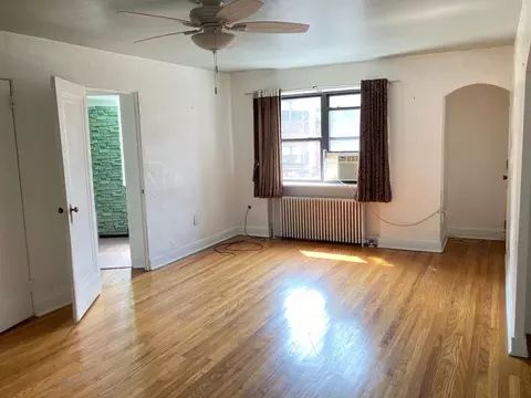 5701 Munhall Rd, Pittsburgh, PA 15217