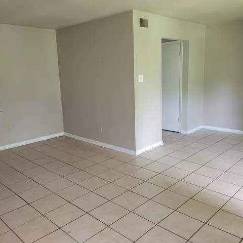 1003 Avenue B, Nederland, TX 77627