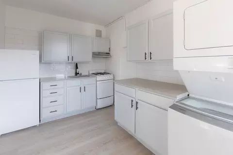 817 Saint Paul St, Baltimore, MD 21202 photo 2
