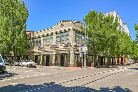625 NW Everett St, Portland, OR 97209