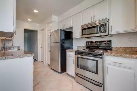 4365 Mammoth Ave, Los Angeles, CA 91423