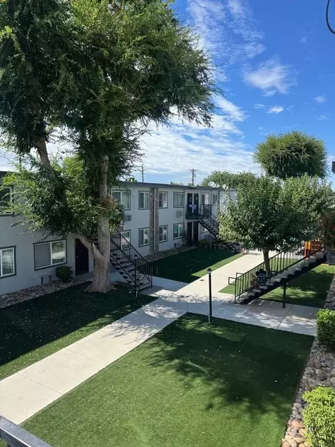 221 Quincy St, Lincoln Village, CA 95207