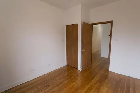 5493 S Cornell Ave, Chicago, IL 60615
