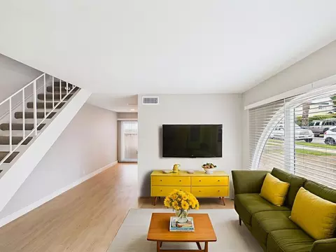 221 S Nevada St, Oceanside, CA 92054