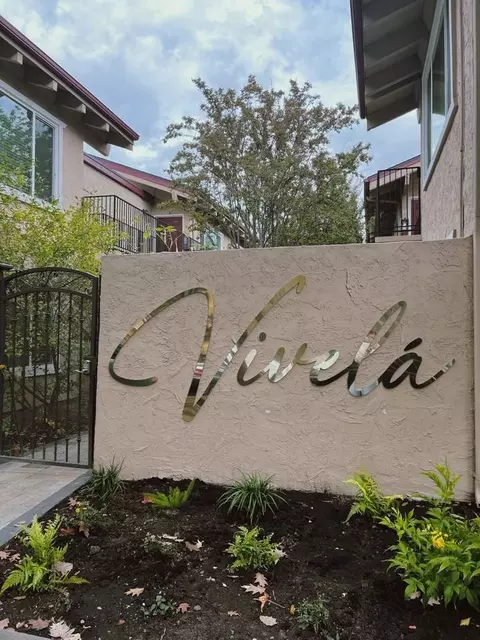 2515 V St, Sacramento, CA 95818