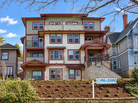 1016 N Garden St, Bellingham, WA 98225 photo 2