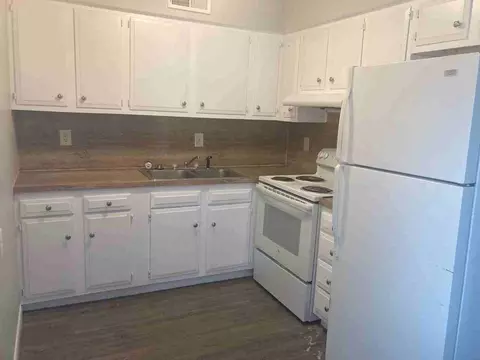 802 W 23rd Ave, Bellevue, NE 68005