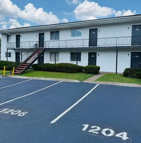1200 Wh Davis Dr, Nashville, TN 37208
