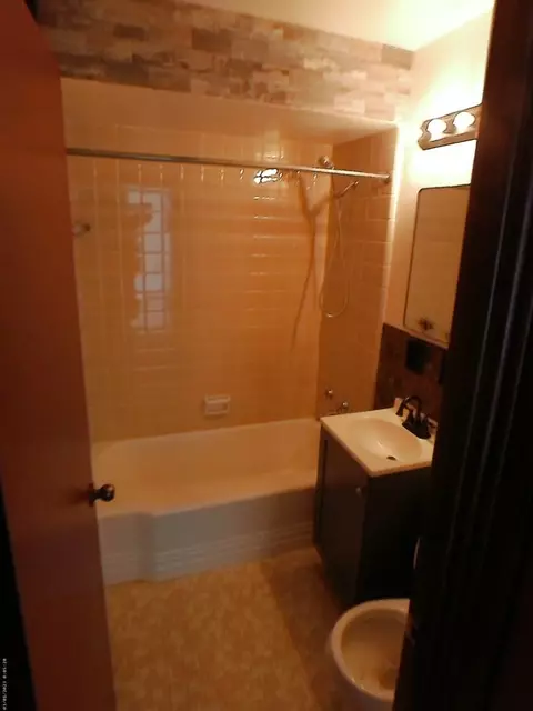 1135 W Atkinson Ave, Milwaukee, WI 53206