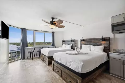 8817 S Thomas Dr, Panama City Beach, FL 32408