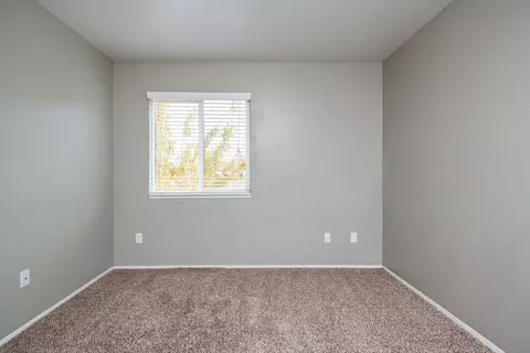 805 NE Kane Dr, Gresham, OR 97030 photo 6