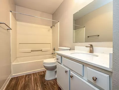 805 NE Kane Dr, Gresham, OR 97030 photo 5