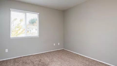 805 NE Kane Dr, Gresham, OR 97030 photo 7
