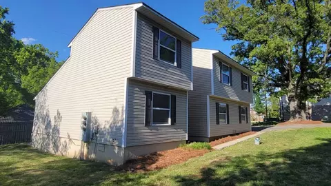 800 Holliday Dr, Greensboro, NC 27403