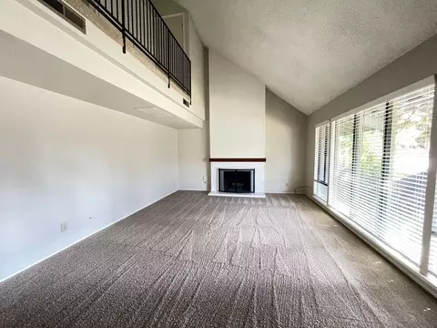 1129 Silver Lake Dr, Sacramento, CA 95831