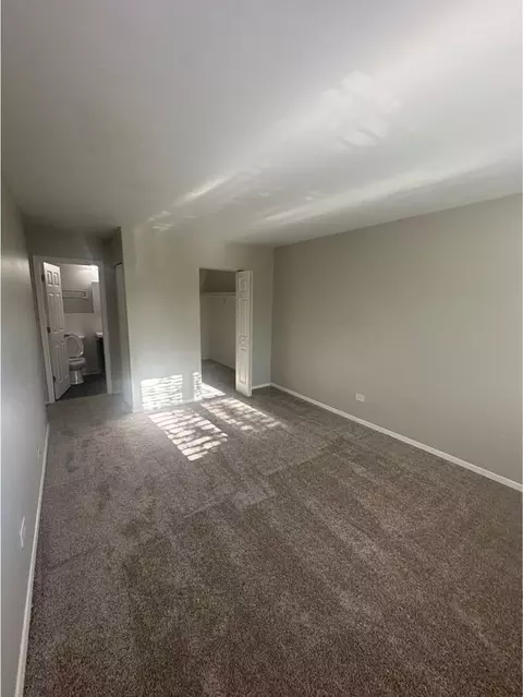 985 Grand Canyon Pkwy, Hoffman Estates, IL 60169
