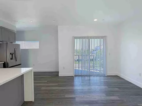 1491 Atlantic Ave, Long Beach, CA 90813 photo 2