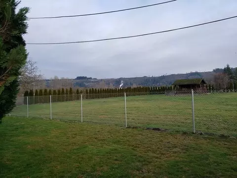 7325 Riverside Dr E, Sumner, WA 98390