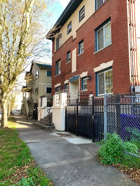 2404 N Vancouver Ave, Portland, OR 97227