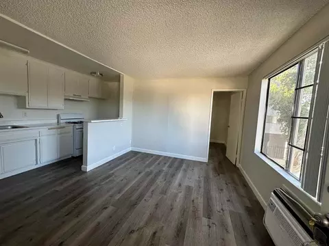 17816 Lassen St, Northridge, CA 91325
