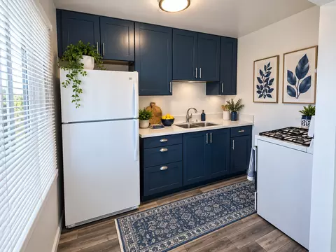 1464 Gardenia Ave, Long Beach, CA 90813