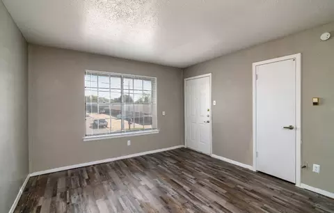 306 Martha St, Euless, TX 76040