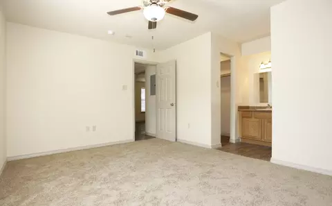 2136 Lobdell Blvd, Baton Rouge, LA 70806