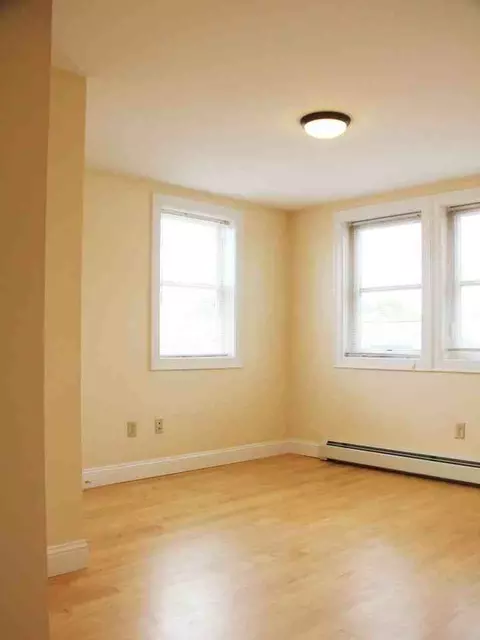 158 North St, Burlington, VT 05401