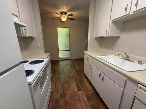 1616 Q St, Sacramento, CA 95811