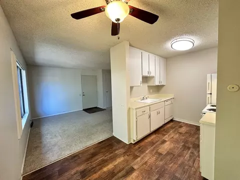 1616 Q St, Sacramento, CA 95811