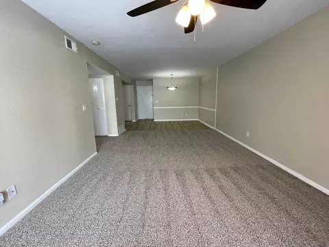 7620 Shawnee Mission Pkwy, Overland Park, KS 66202