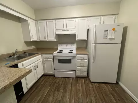 7620 Shawnee Mission Pkwy, Overland Park, KS 66202