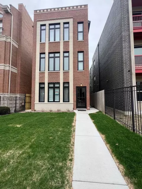 4231 S Champlain Ave, Chicago, IL 60653
