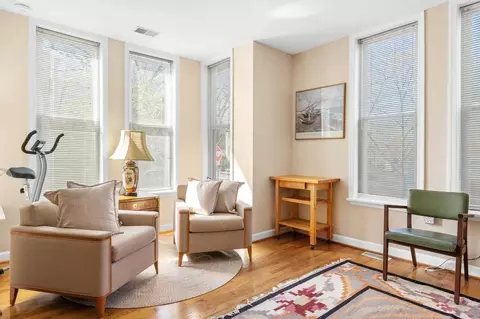 1425 P St NW, Washington, DC 20005 photo 2