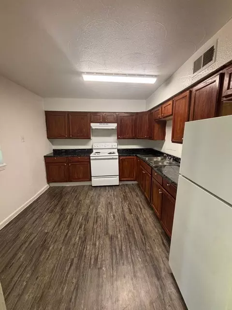 1520 W Kingsley Rd, Garland, TX 75041