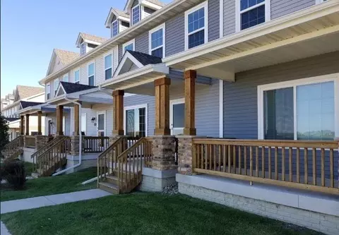 9061 Burkwood Dr, West Des Moines, IA 50266