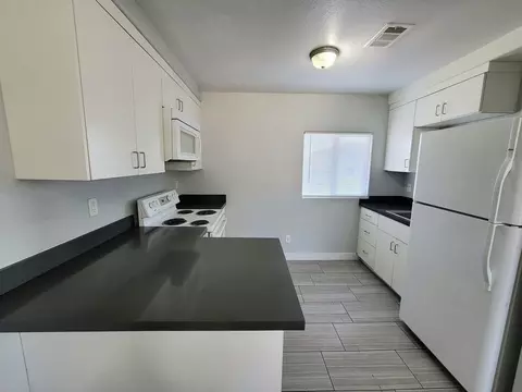 224 N 13th St, Las Vegas, NV 89101