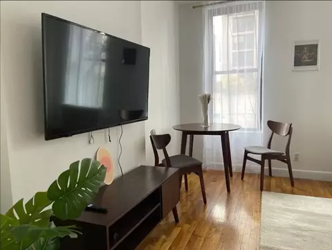 200 E 11th St, New York, NY 10003