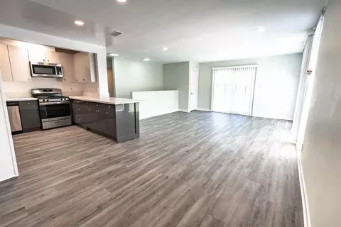 1944 Whitley Ave, Los Angeles, CA 90068