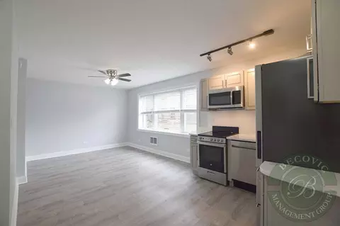 7710 N Sheridan Rd, Chicago, IL 60626