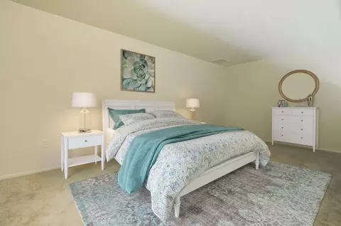 609 Duke Dr, Woodbridge, NJ 07095