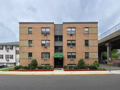 324 Leonia Ave, Bogota, NJ 07603 photo 18