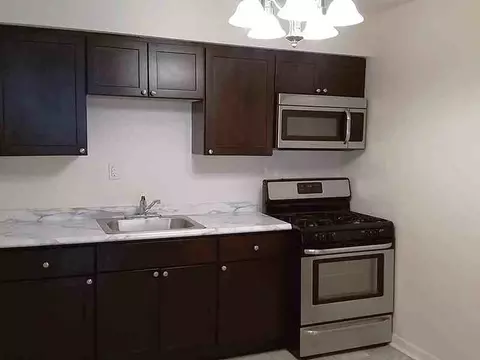 324 Leonia Ave, Bogota, NJ 07603 photo 2