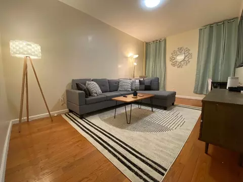 200 E 11th St, New York, NY 10003