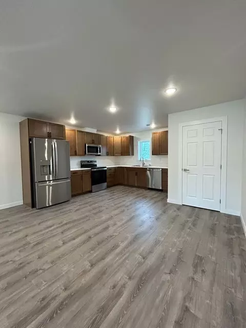 2652 Roseanne Ct, North Pole, AK 99705