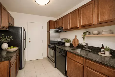 1001 Spring St, Silver Spring, MD 20910 photo 7