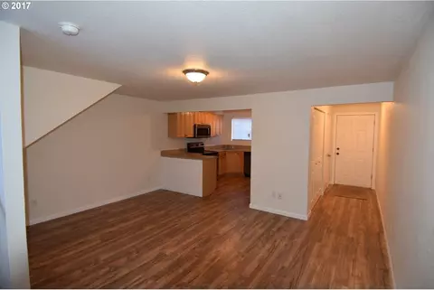 3839 E 18th St, Vancouver, WA 98661