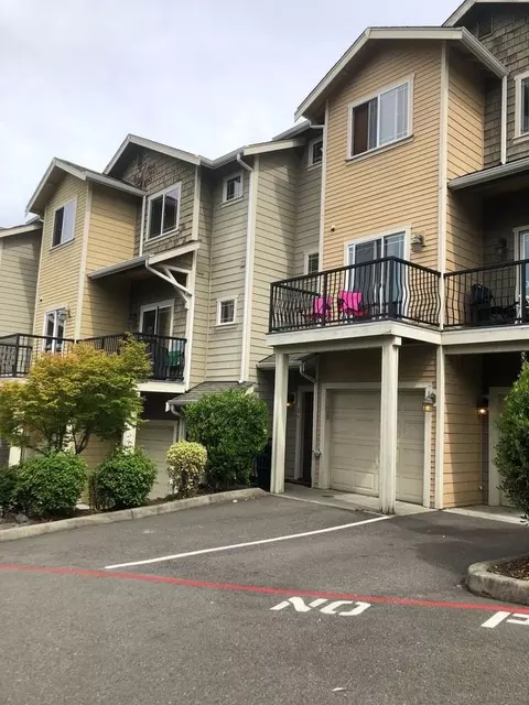 825 Sunset Blvd NE, Renton, WA 98056
