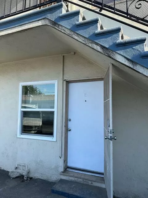 420 W G St, Wilmington, CA 90744